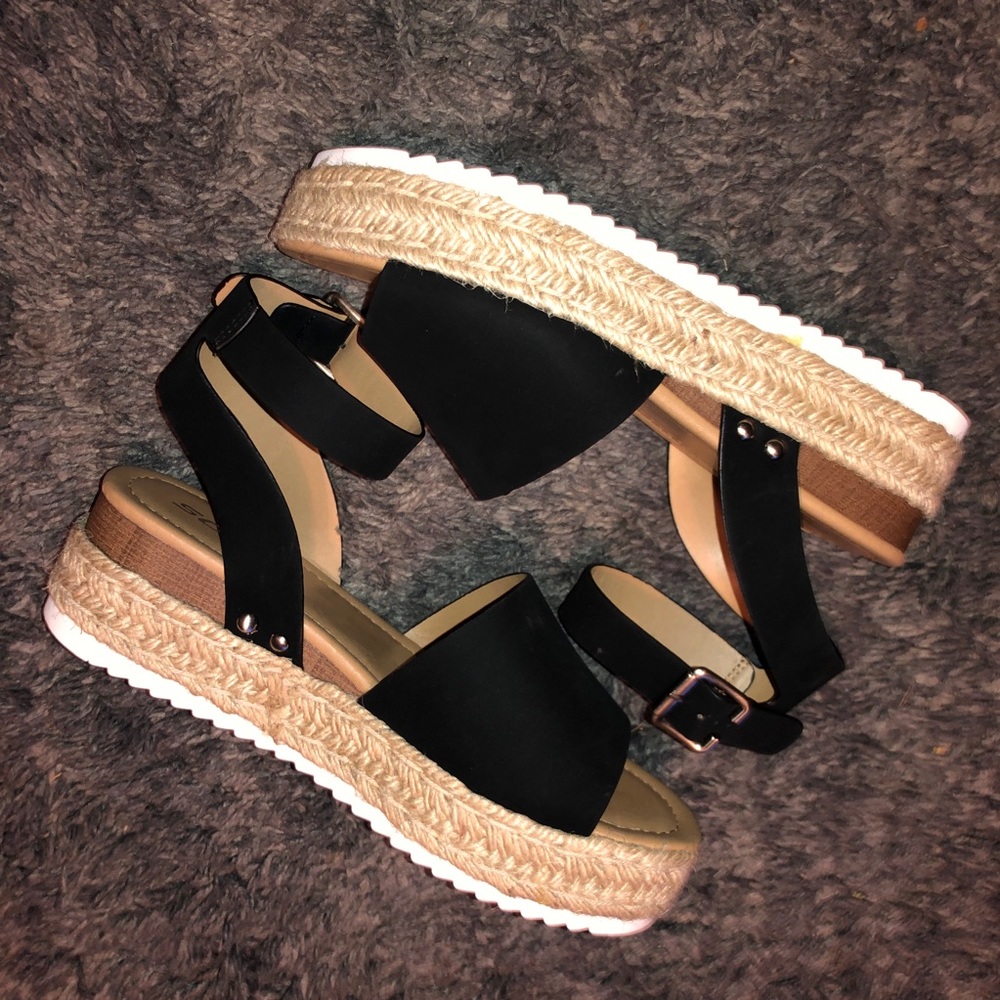 Black Soda Flatforms! Super in style!!